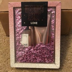 🆕 Victoria’s Secret Love Beauty Gift Set